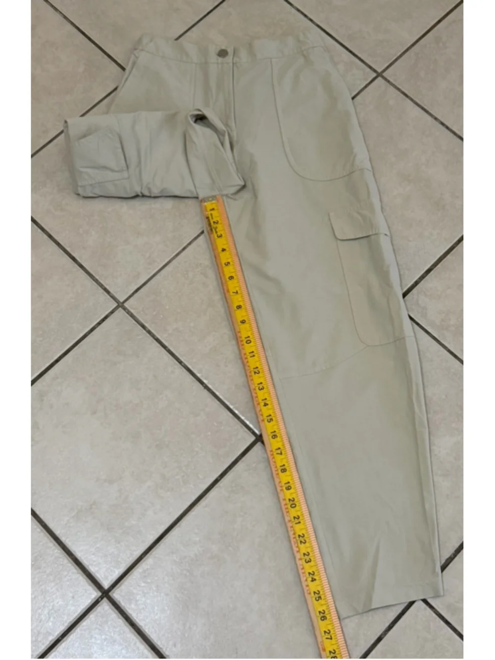 LULULEMON UTILITECH CARGO POCKETS HIGH RISE IVORY SIZE 26